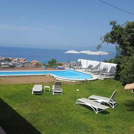 Borgo Panoramico N 3 * تروبيا